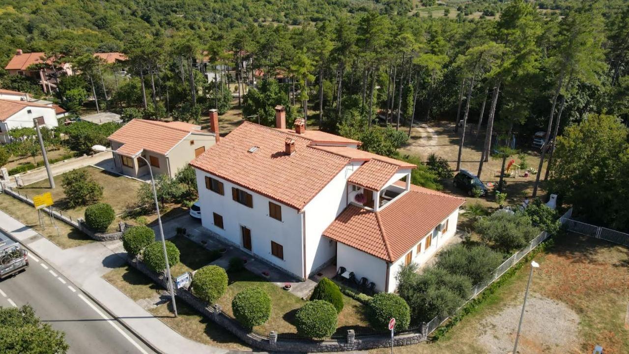 House Kontus Hotel Пломин Екстериор снимка